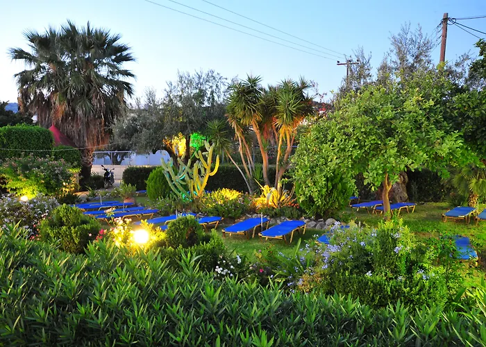 Argiro Village מלון דירות 3*