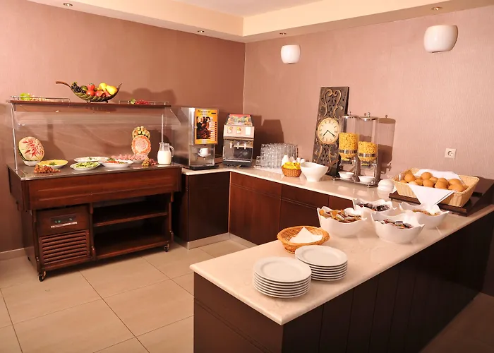 Argiro Village מלון דירות 3*